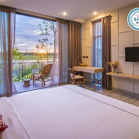 Navela Hotel & Convention Ratchaburi Exterior photo